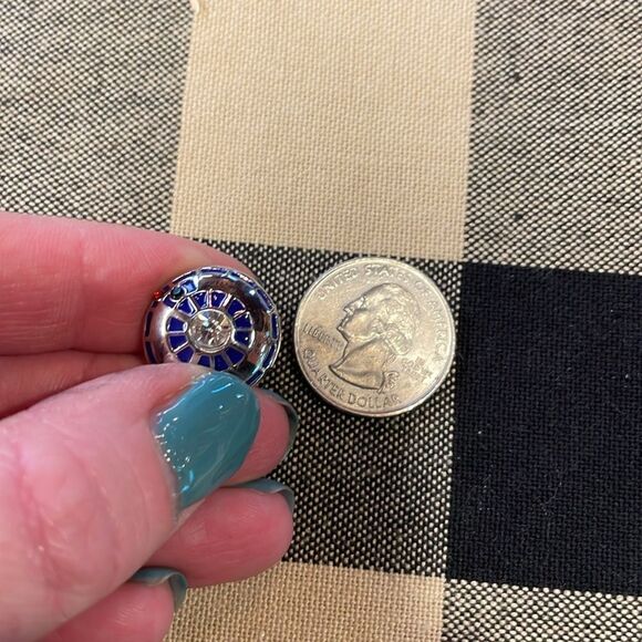 STAR WARS R2D2 Studs - Picture 6 of 10